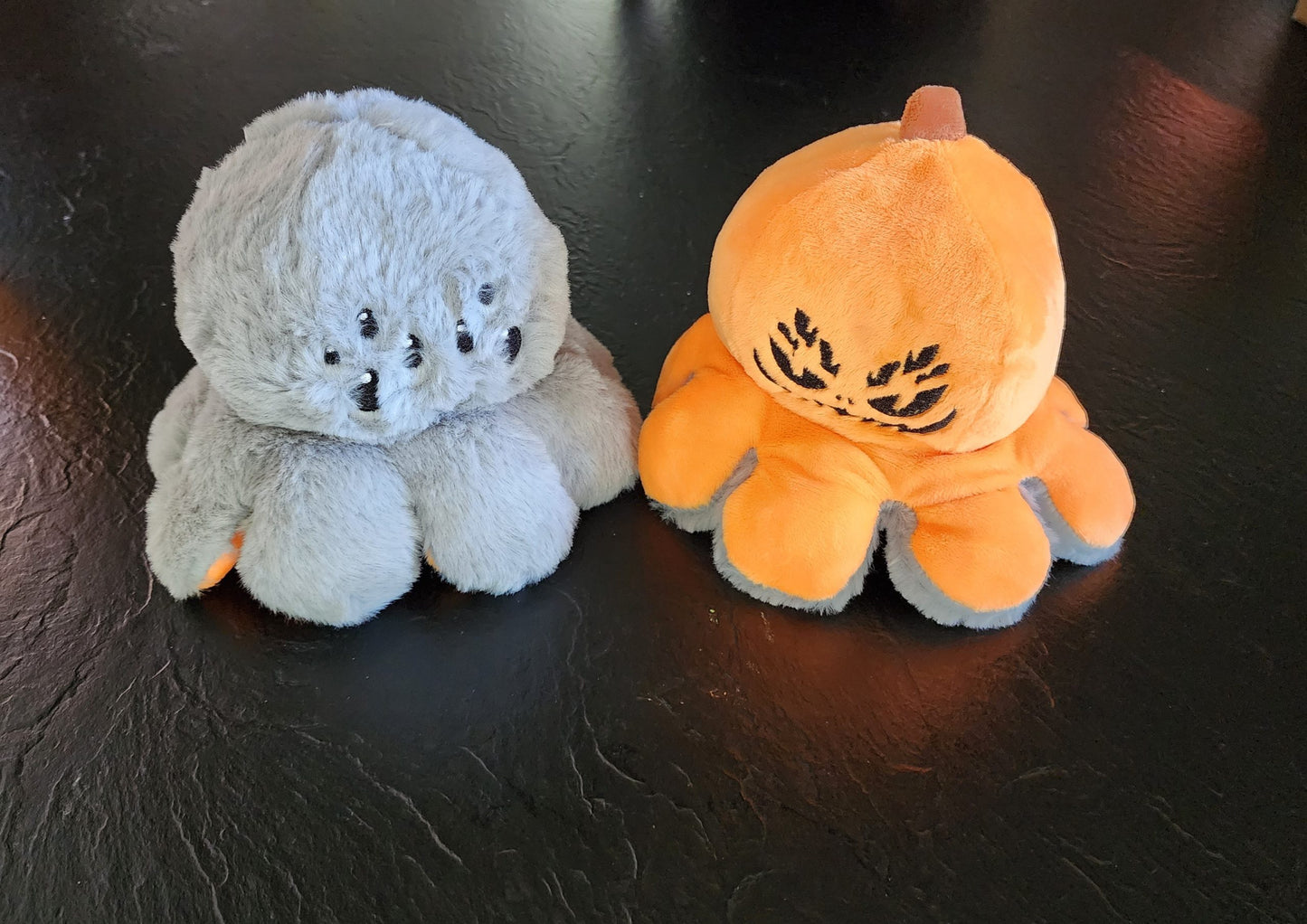 Reversible Spider Pumpkin Plushy image 0